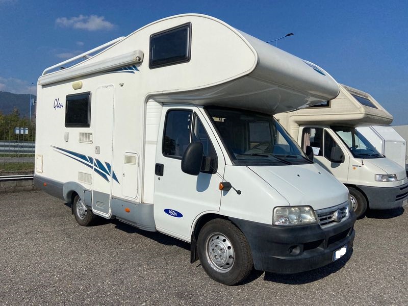 Camper mansardato 6 posti Mc louis Glen