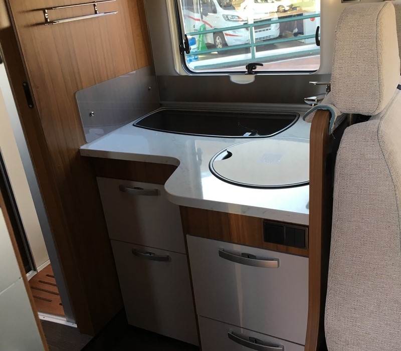 Hymer TCL 698 ambition-Camper Land 3000 Brescia (16)