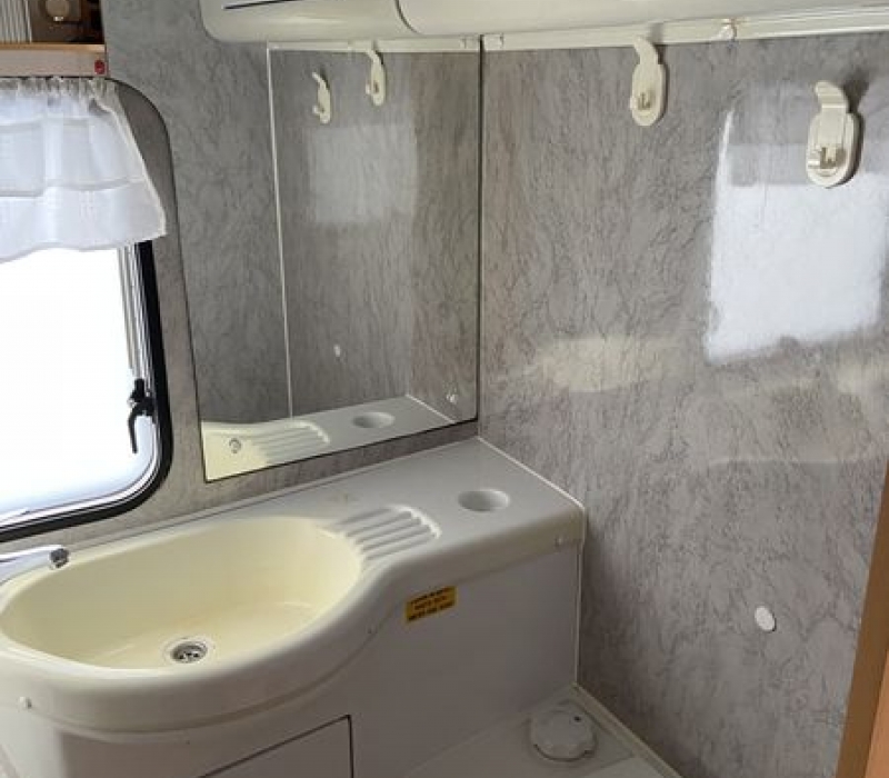 Elnagh_semintegrale_Camper land3000_brescia (14)