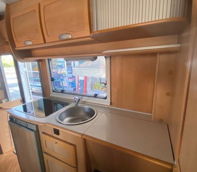 Camper mansardato 6 posti ustao_Camper land 3000- Brescia (25)