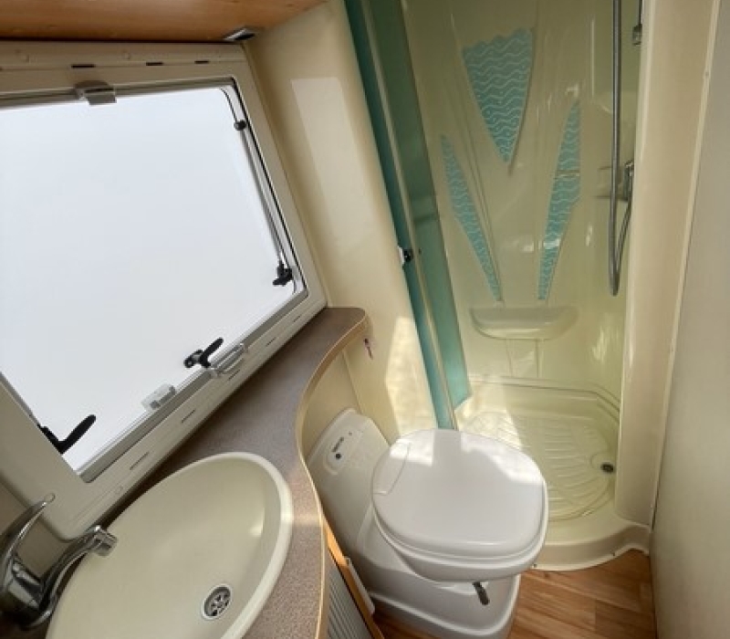 Camper mansaredato usato_Camper land 3000_Brescia_Via serenissima (29)