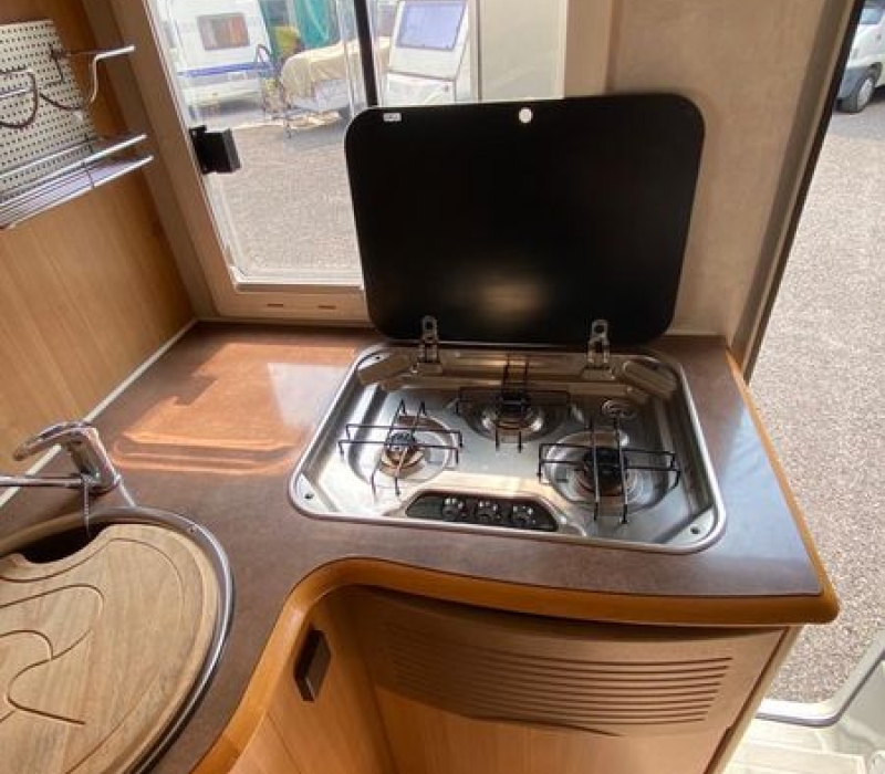 Camper mansardato_6 posti_Camper land 3000_Brescia (19)