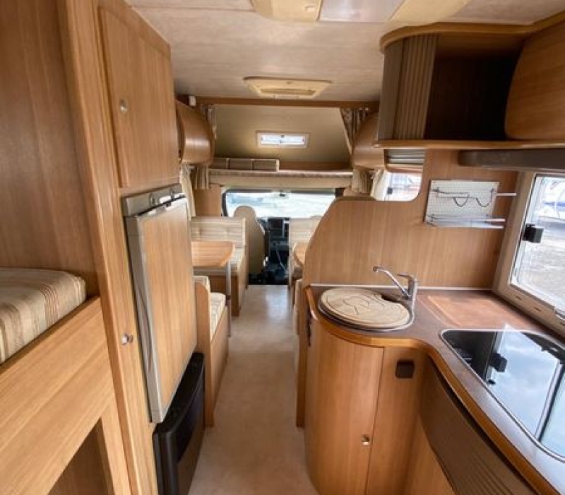 Camper mansardato_6 posti_Camper land 3000_Brescia (23)