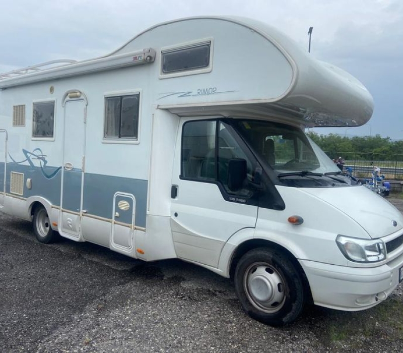 Camper 6 posti _Rimor Superbrig 688TC_Camper land 3000 Brescia (13)