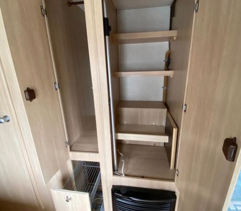 Camper 6 posti _Rimor Superbrig 688TC_Camper land 3000 Brescia (8)