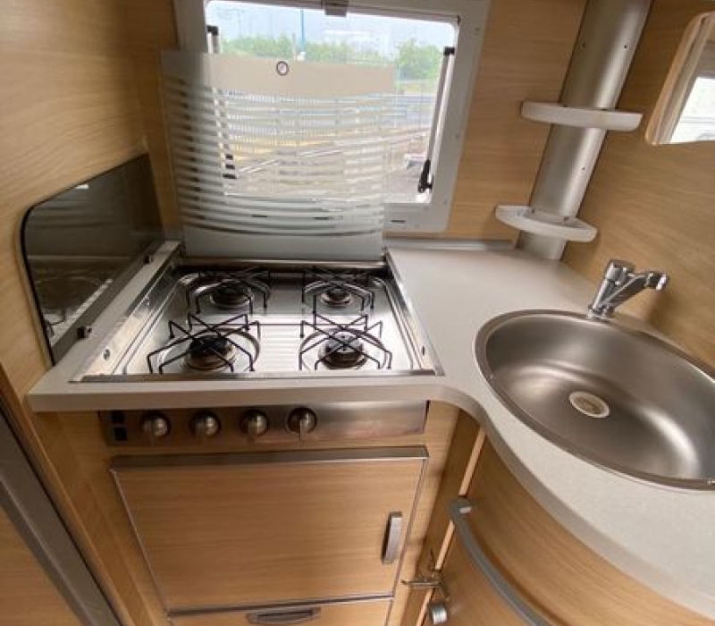 Camper garage grande usato_Camper land 3000_Brescia_via serenissima_telefono 0302501837 (28)