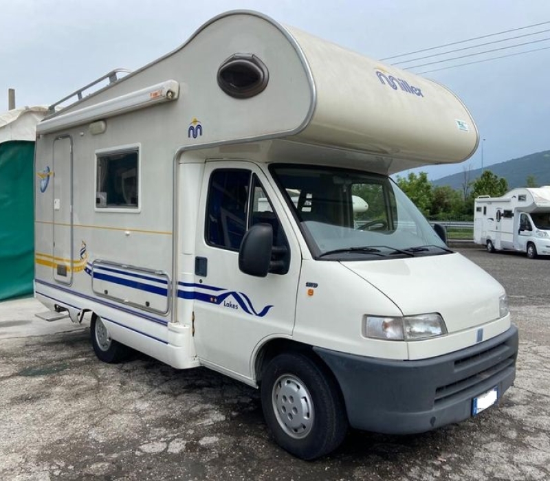 Camper compatto 547 cm_Camper Land 3000_Brescia (13)