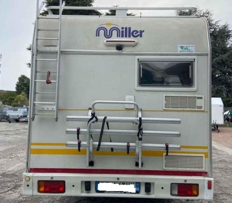 Camper compatto 547 cm_Camper Land 3000_Brescia (15)