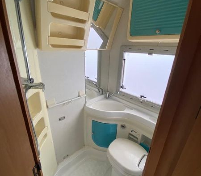 Camper compatto 547 cm_Camper Land 3000_Brescia (3)