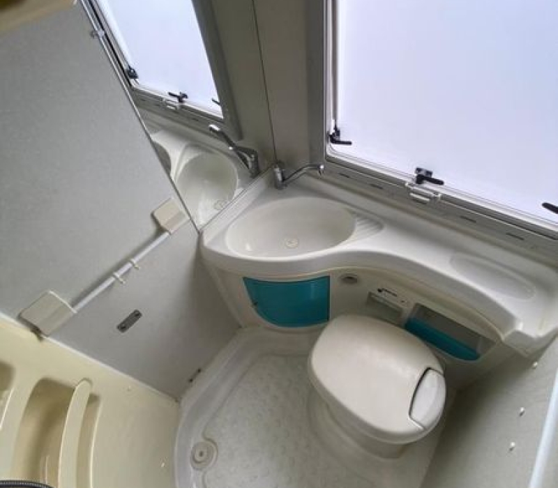 Camper compatto 547 cm_Camper Land 3000_Brescia (5)