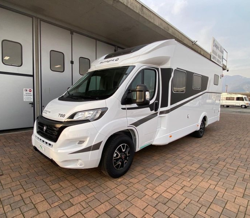 Camper semintegrale-5 posti_Sunlight T 68_camper land 3000-brescia (58)