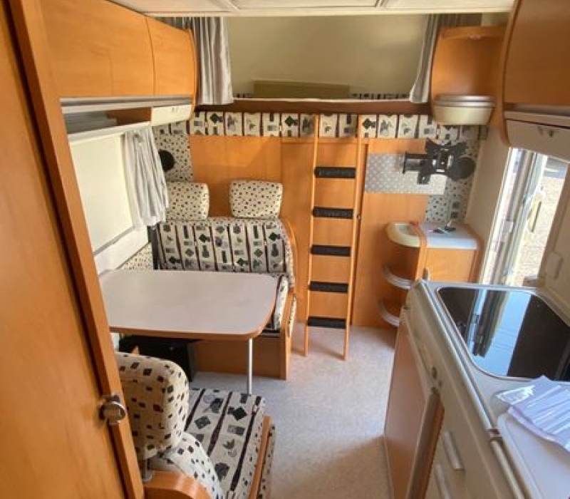Camper mansardato 6 posti_6 metri_Camper land 3000_Brescia (19)