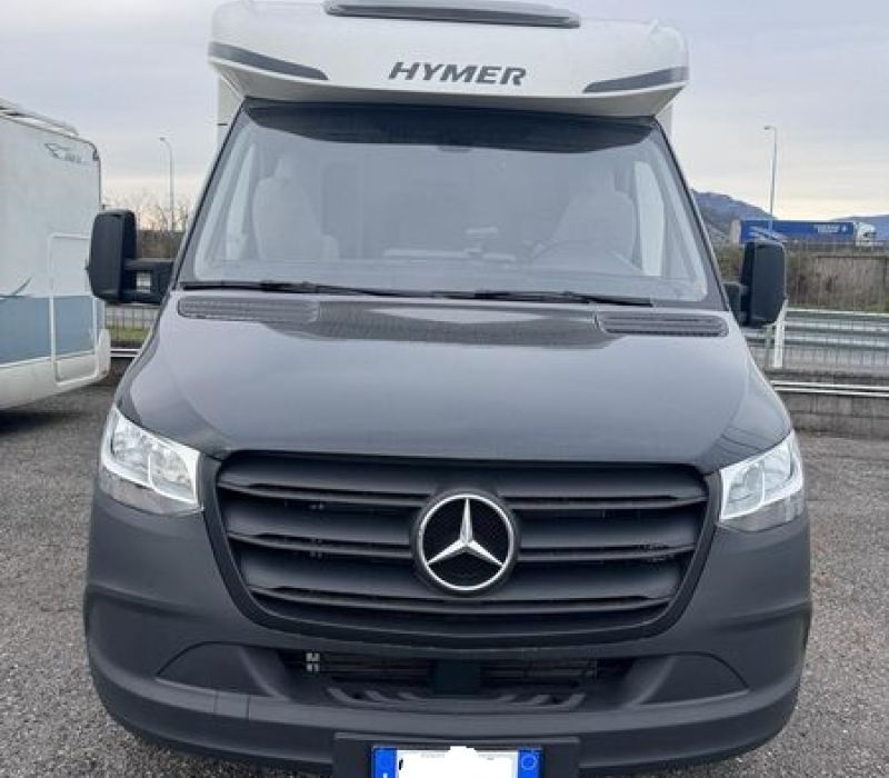 Hymer Tramp S 685_semintegrale_lettoi gemelli_cambio automatico_Camper land 3000_Brescia (19)