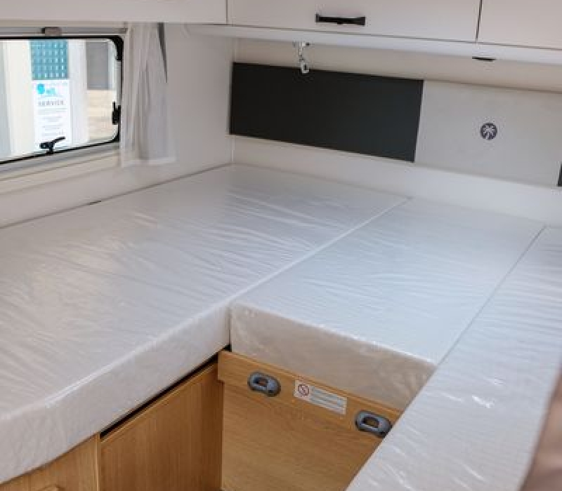 Camper semintegrale letti gemelli_Sunlight T 68_Camper land 3000_Brescia (28)