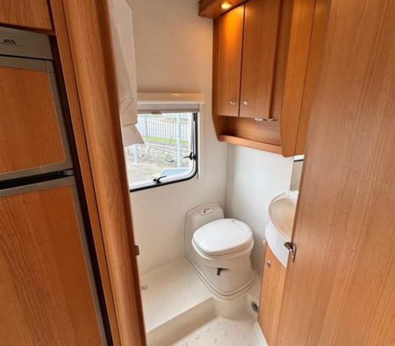 Camper mansardato Knaus_camper usato_camper land 3000 (39)