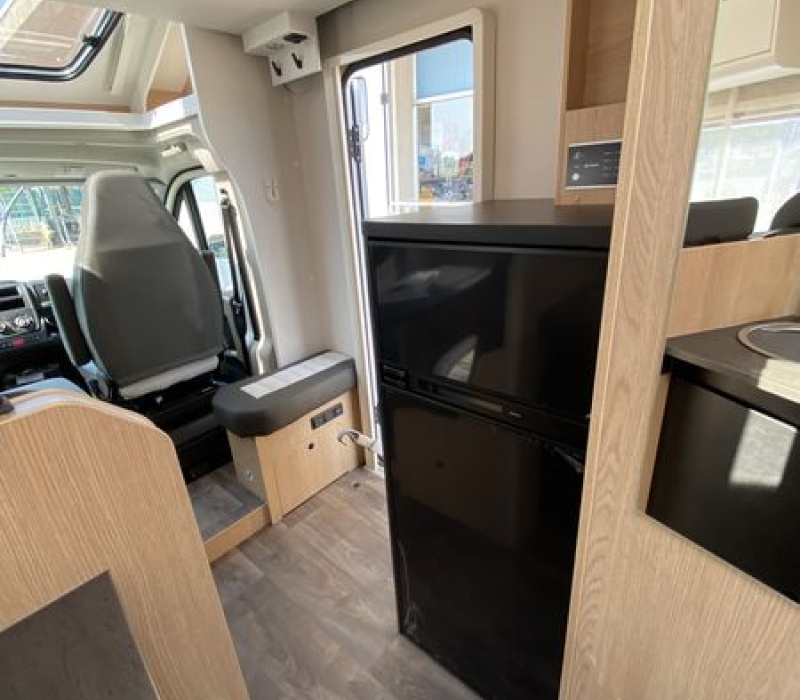 SEmintegrale 699_letti gemelli-garage grande-letto basculante-camper land 3000_brescia (10)