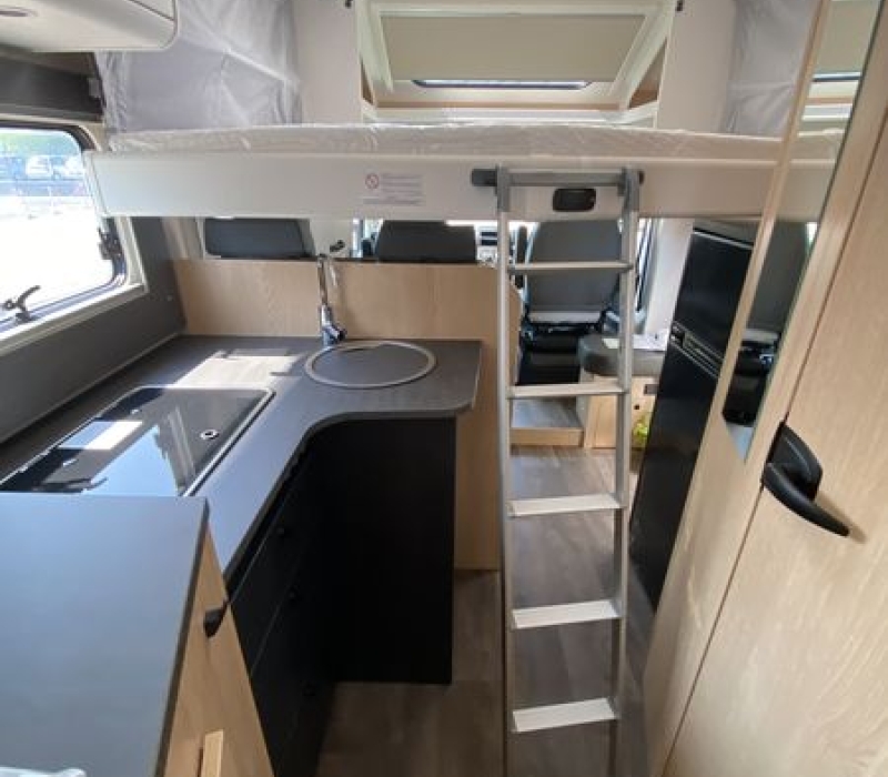 SEmintegrale 699_letti gemelli-garage grande-letto basculante-camper land 3000_brescia (16)