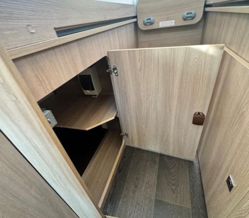 Camper semintegrale_compatto_letti gemelli_usato_migliore offerta_Camper land 3000_Brescia_ Cremona_Mantova_Milano_Crema_garda lake (11)