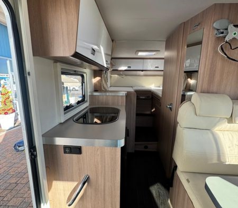 Camper semintegrale_compatto_letti gemelli_usato_migliore offerta_Camper land 3000_Brescia_ Cremona_Mantova_Milano_Crema_garda lake (23)