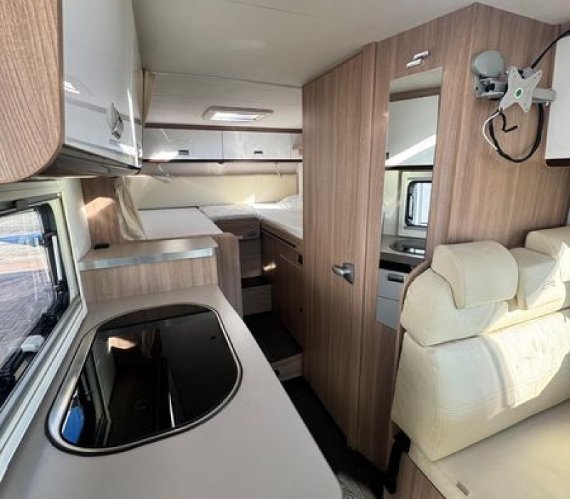 Camper semintegrale_compatto_letti gemelli_usato_migliore offerta_Camper land 3000_Brescia_ Cremona_Mantova_Milano_Crema_garda lake (28)