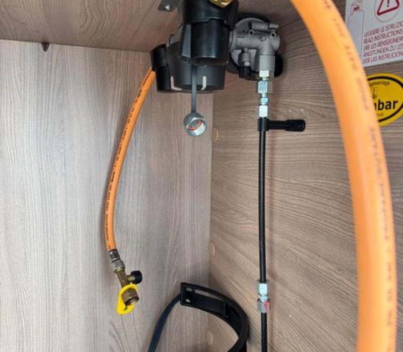 Camper semintegrale_compatto_letti gemelli_usato_migliore offerta_Camper land 3000_Brescia_ Cremona_Mantova_Milano_Crema_garda lake (36)