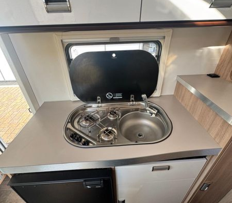 Camper semintegrale_compatto_letti gemelli_usato_migliore offerta_Camper land 3000_Brescia_ Cremona_Mantova_Milano_Crema_garda lake (57)