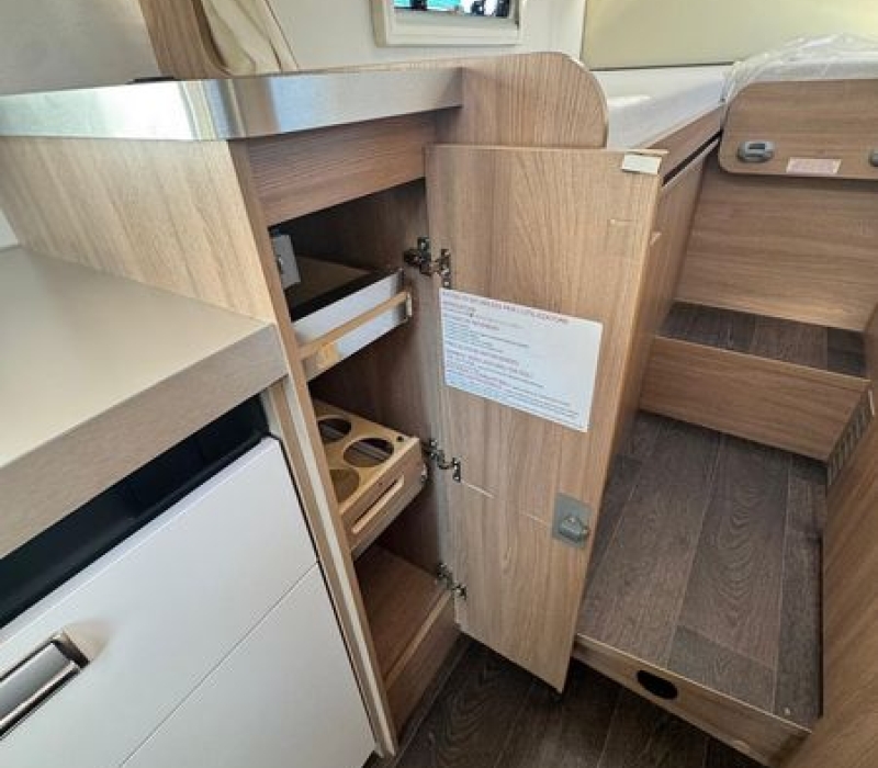 Camper semintegrale_compatto_letti gemelli_usato_migliore offerta_Camper land 3000_Brescia_ Cremona_Mantova_Milano_Crema_garda lake (60)