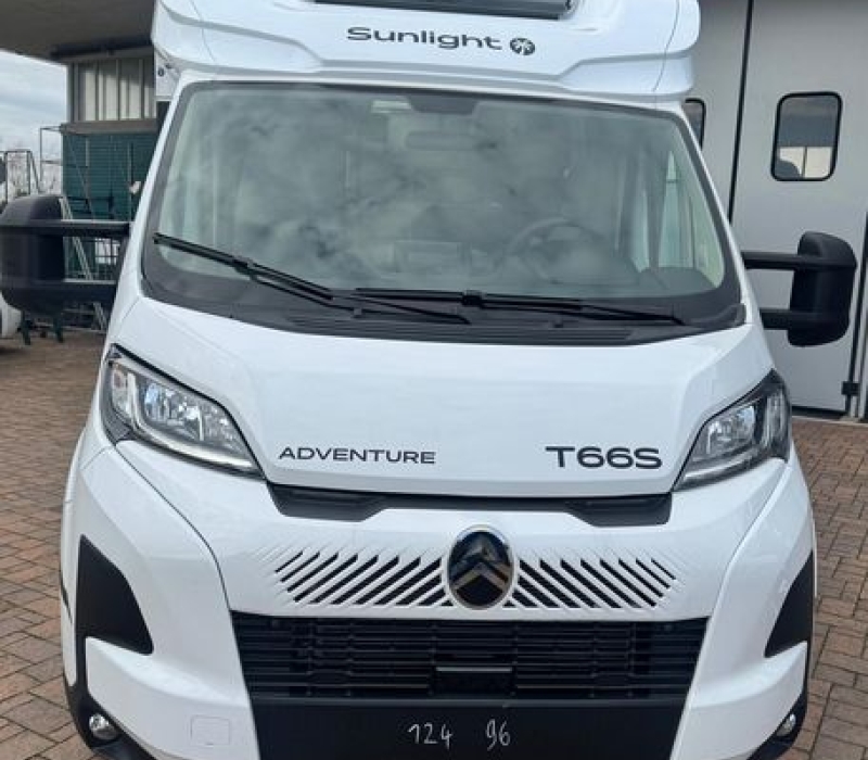 Camper semintegrale 5 posti con letto basculante Brescia concessionario ufficiale Camper land 3000 (25)