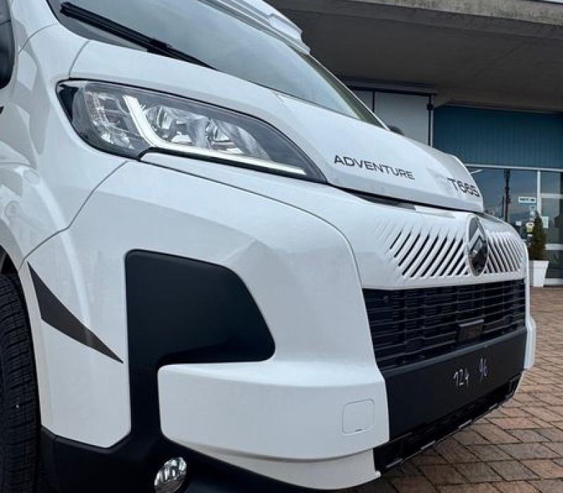 Camper semintegrale 5 posti con letto basculante Brescia concessionario ufficiale Camper land 3000 (43)