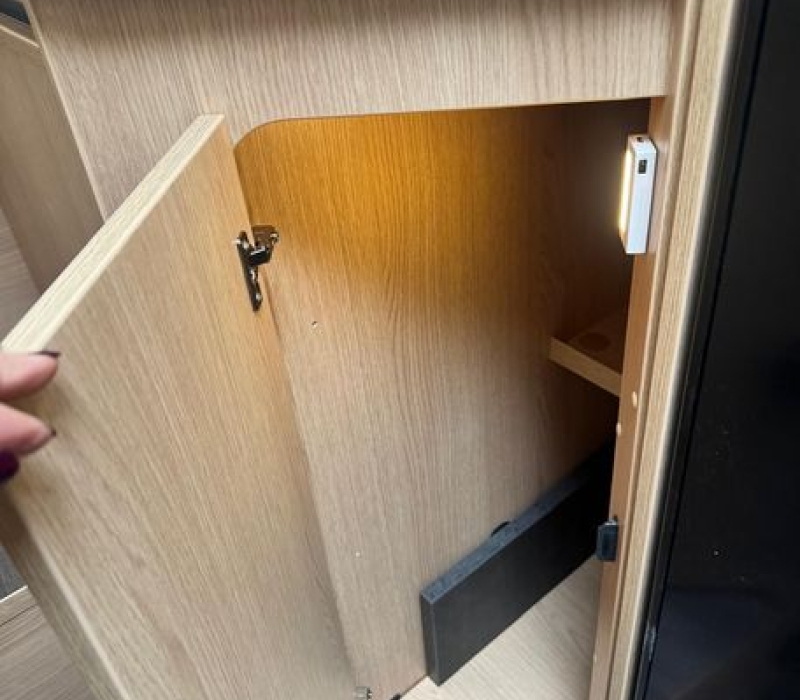 Camper semintegrale 5 posti con letto basculante Brescia concessionario ufficiale Camper land 3000 (7)