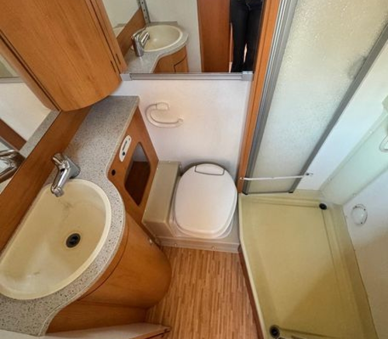 camper-mansardato-hymer-camp 682cl-2007-Brescia-camperland3000 (25)