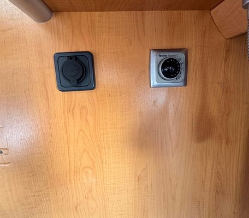 camper-mansardato-hymer-camp 682cl-2007-Brescia-camperland3000 (38)