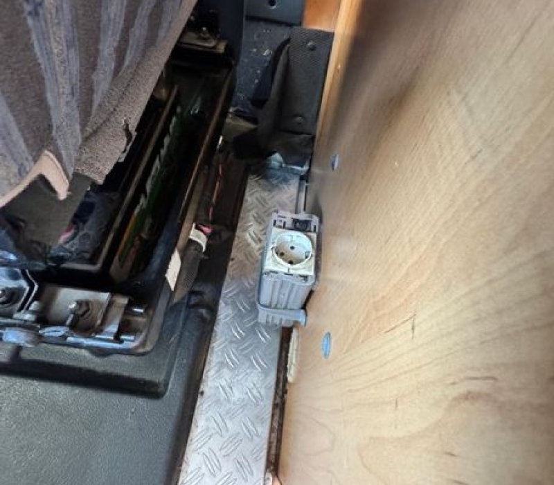 camper-mansardato-hymer-camp 682cl-2007-Brescia-camperland3000 (41)