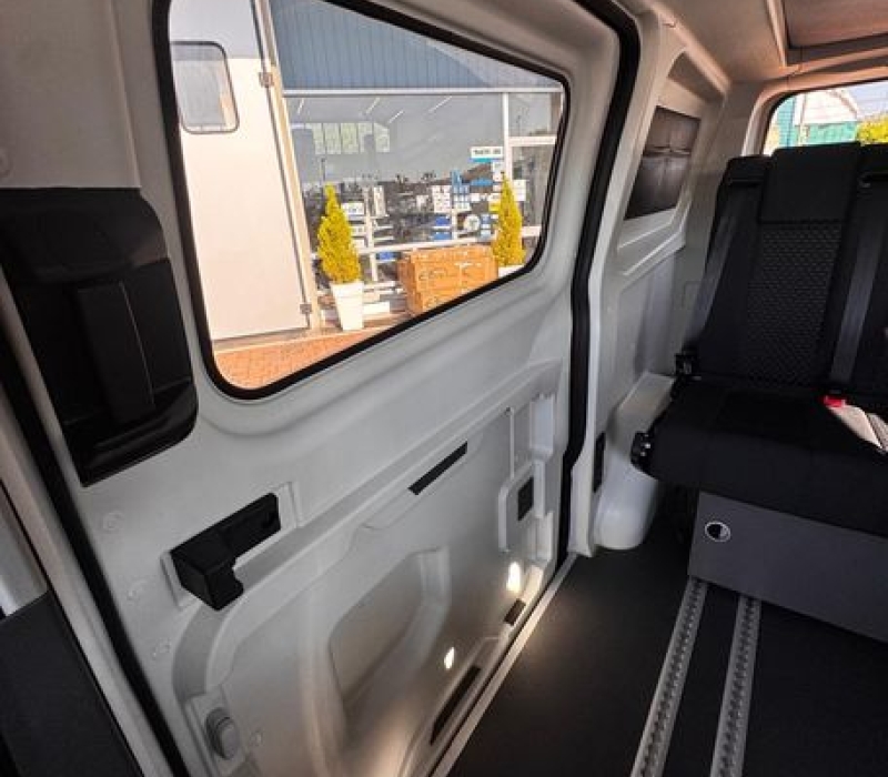 van-compatto-usato-macchina camperizzata-ford-camper land3000-brescia (39)