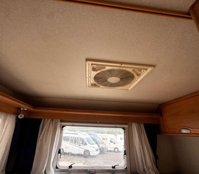 camper-mansardato.usato-mc louis-adatto-famiglia-prima esperienza-brescia- camper land 3000 (31)