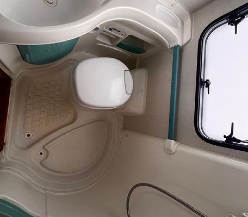 camper-mansardato.usato-mc louis-adatto-famiglia-prima esperienza-brescia- camper land 3000 (36)