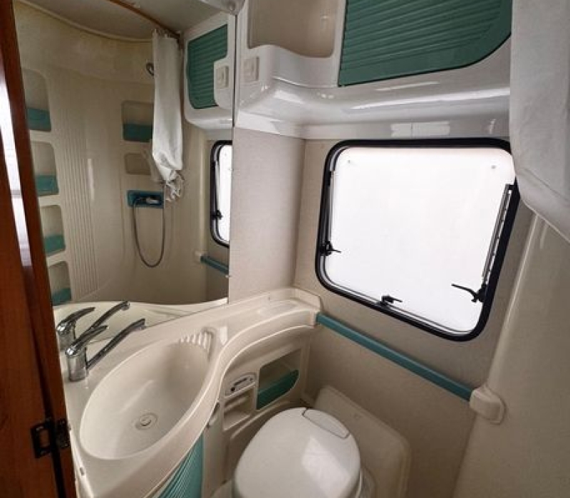 camper-mansardato.usato-mc louis-adatto-famiglia-prima esperienza-brescia- camper land 3000 (37)